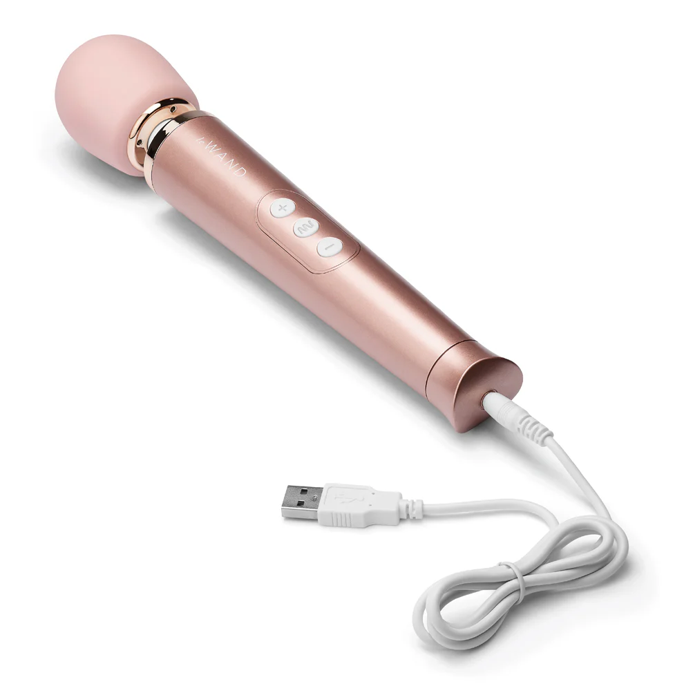 Le Wand Petite Rechargeable Massager - Image 10