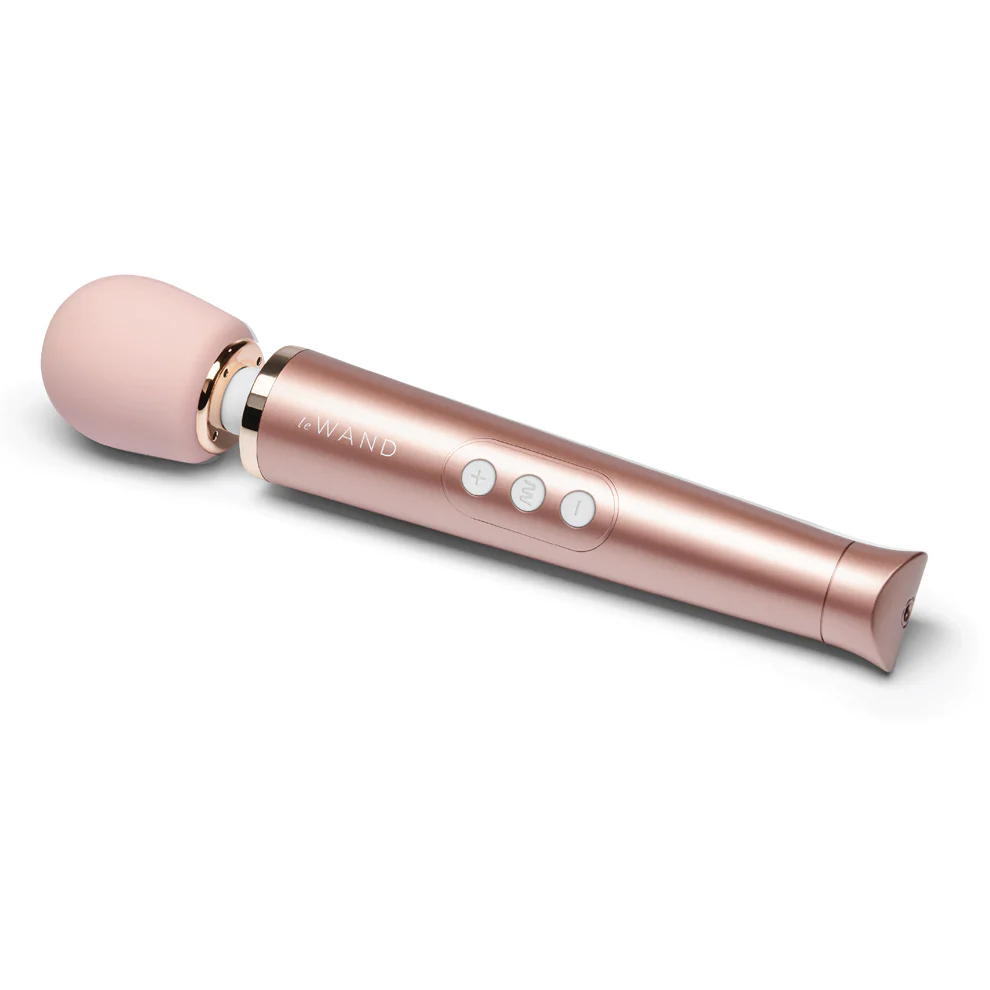 Le Wand Petite Rechargeable Massager - Image 13